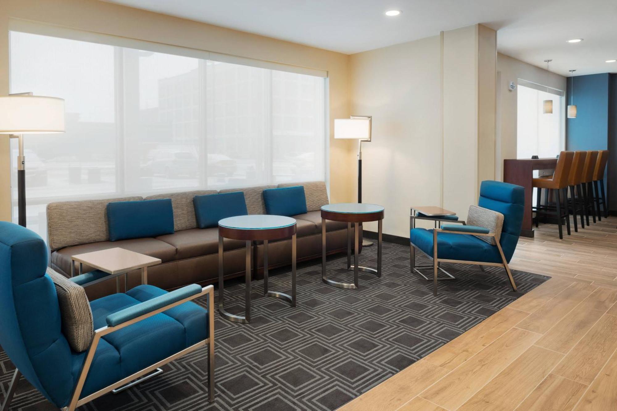 Towneplace Suites By Marriott Dubuque Downtown Exterior foto